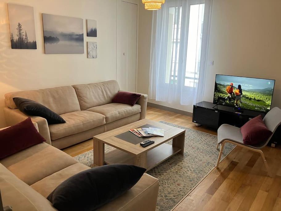 Appartement Spacieux En Centre Ville Vendôme Extérieur photo