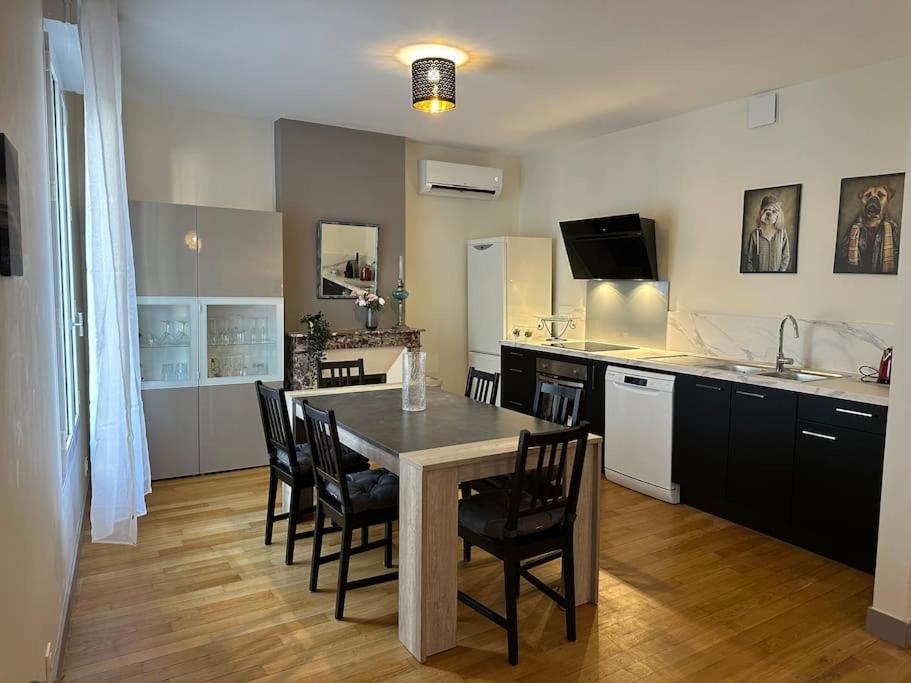 Appartement Spacieux En Centre Ville Vendôme Extérieur photo