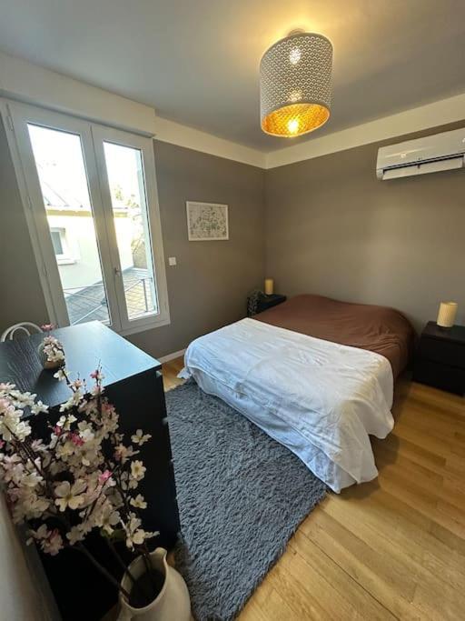 Appartement Spacieux En Centre Ville Vendôme Extérieur photo